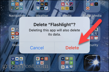 Stuknij opcję Usuń w oknie dialogowym potwierdzenia iPhone'a