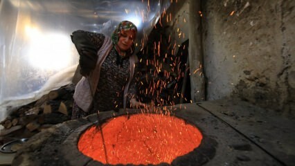 Ciocia Fatma zdobywa chleb w ogniu tandoor