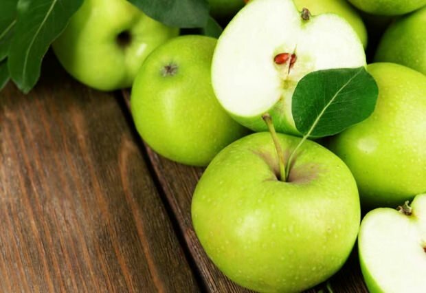 Jak zrobić dietę jabłkową? Jadalne zielone jabłko ...