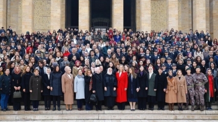 Znacząca wizyta ministra Zehry Zümrüta Selçuka z kobietami
