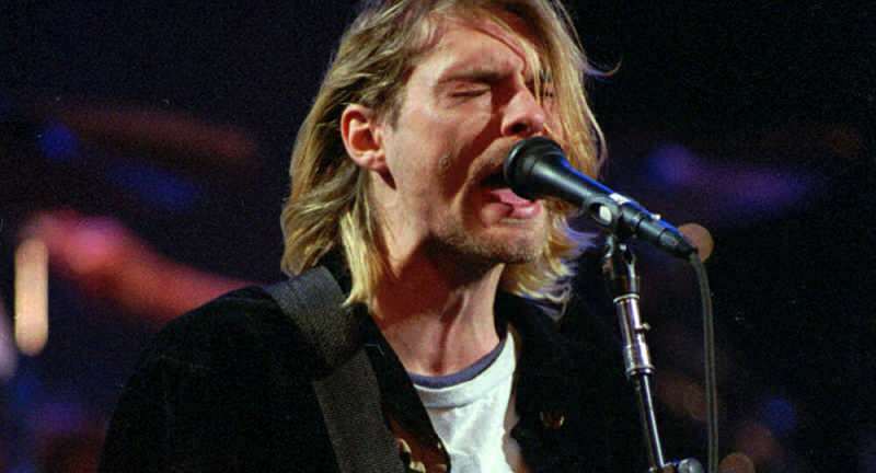 Włosy Kurta Cobaina sprzedane na aukcji