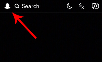 Stuknij ikonę ducha w lewym górnym rogu ekranu aparatu Snapchat.