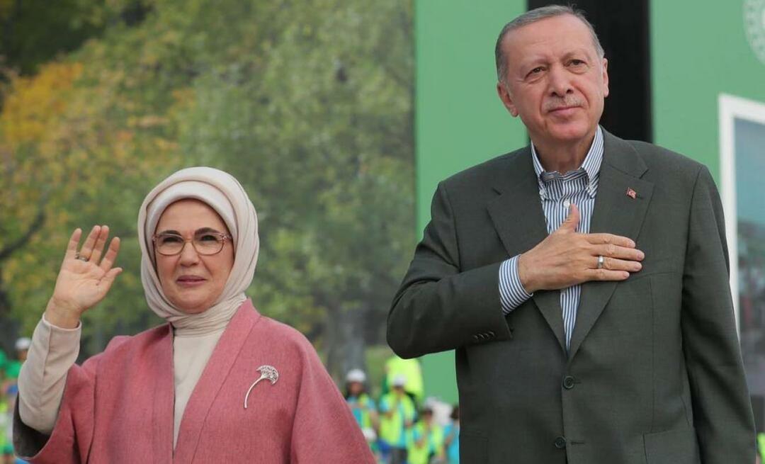 Emine Erdoğan podziękowała Ayaskentowi İrfan Kırdar Liceum w Izmirze