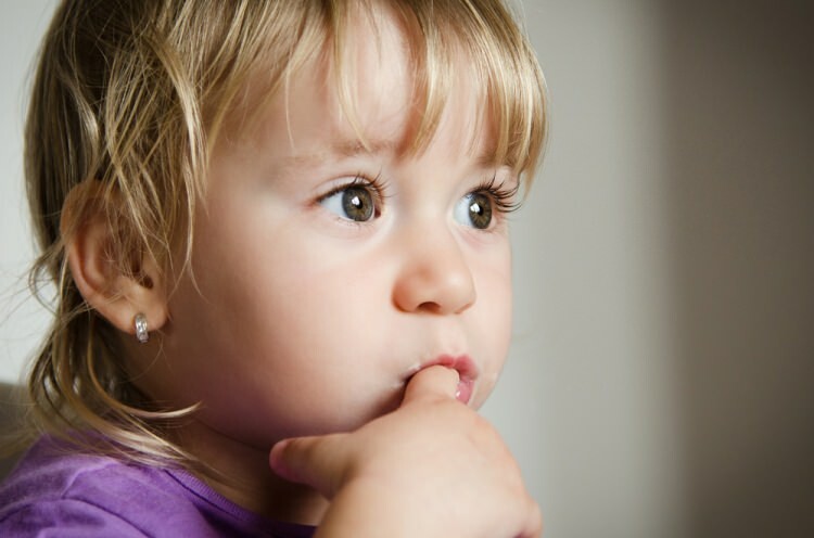 Kiedy należy przekłuć uszy dzieci?