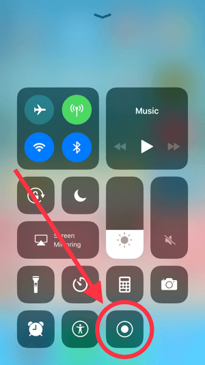 Stuknij ikonę nagrywania ekranu, aby rozpocząć nagrywanie na urządzeniu z systemem iOS.