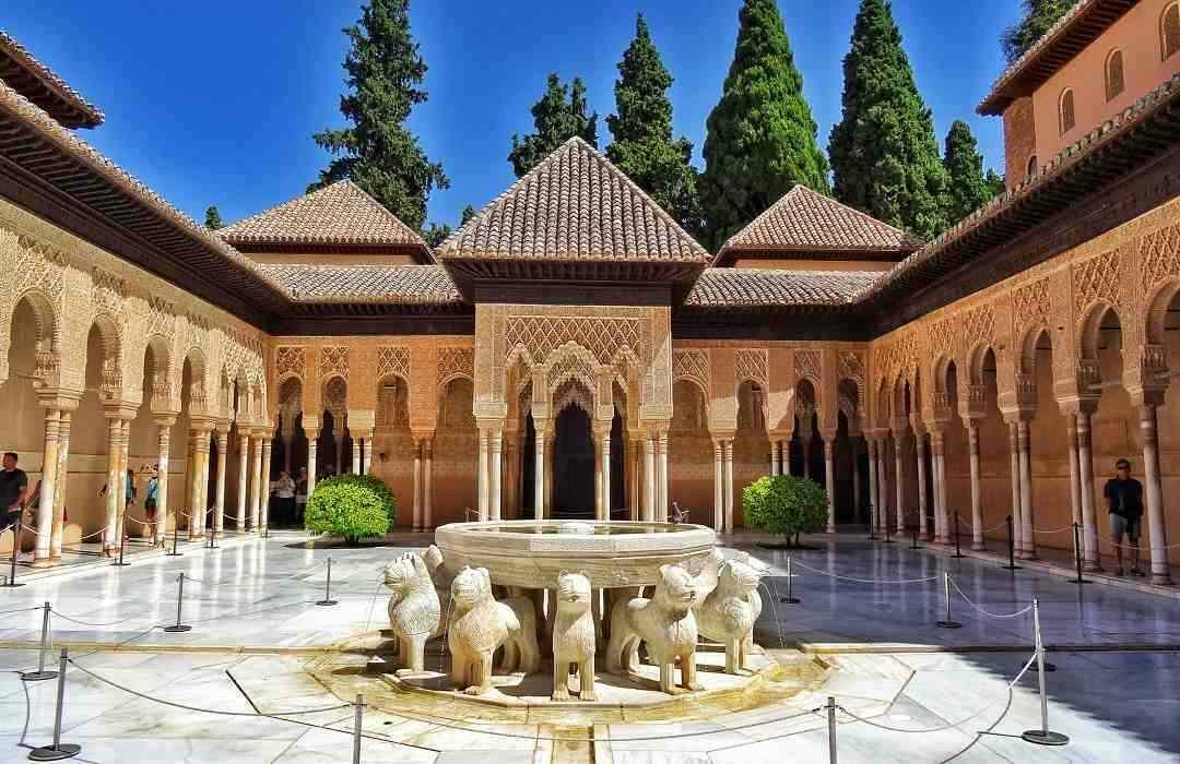 Funkcje pałacu Alhambra