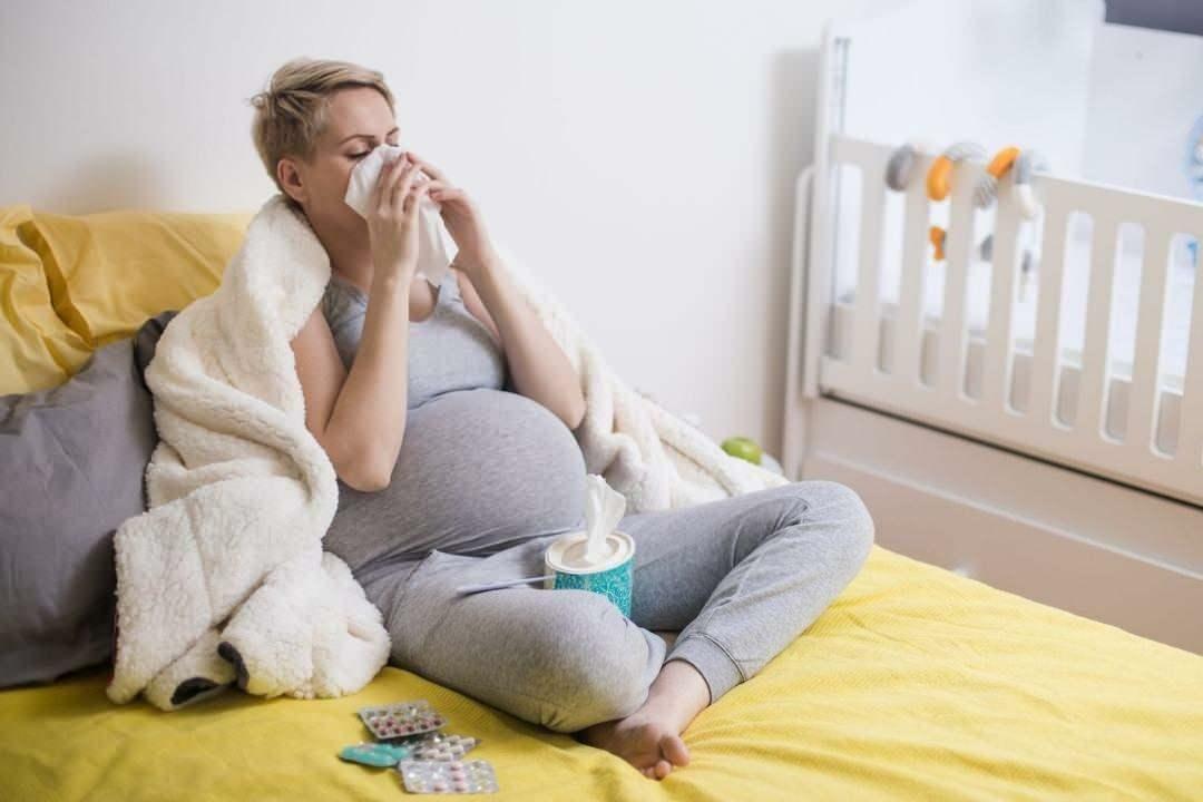 Domowe sposoby na ochronę przed grypą w czasie ciąży