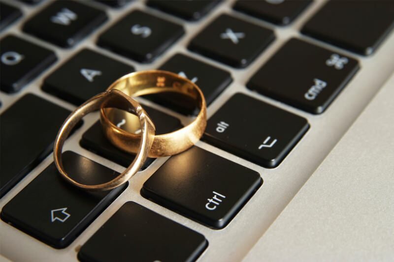Czy małżeństwa internetowe są dozwolone? Ślub poprzez spotkanie online