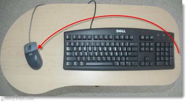 ustaw mysz po lewej stronie klawiatury