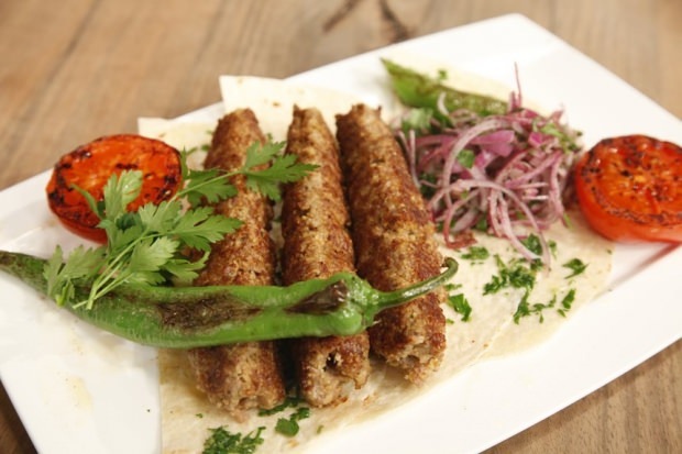 Co to jest Simit Kebab i jak zrobić Simit Kebab w domu? Przepis na najłatwiejszy kebab simitowy