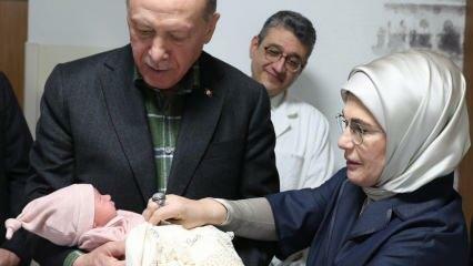 Prezydent Erdoğan i jego żona Emine Erdoğan odwiedzili ofiary trzęsienia ziemi