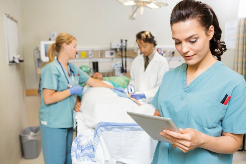 Co to jest oddział pielęgniarski? Jaką pracę wykonuje absolwentka pielęgniarki? Jakie są oferty pracy?