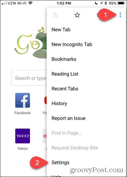Naciśnij przycisk menu, a następnie wybierz Ustawienia w Chrome na iOS