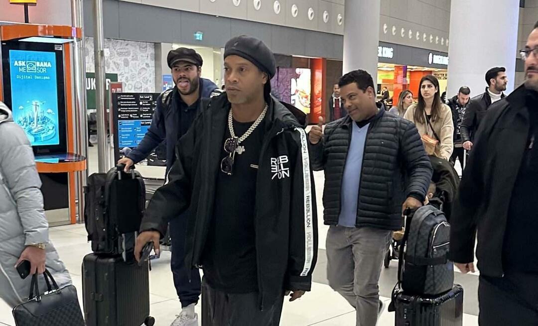 Legendarny piłkarz Ronaldinho przybył do Stambułu!