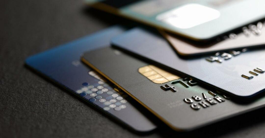 Jak uzyskać zwrot opłaty za kartę kredytową