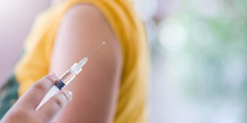 Czy szczepienia przerywają post? Wyjaśnienie szczepionki Covid-19 od Diyanet