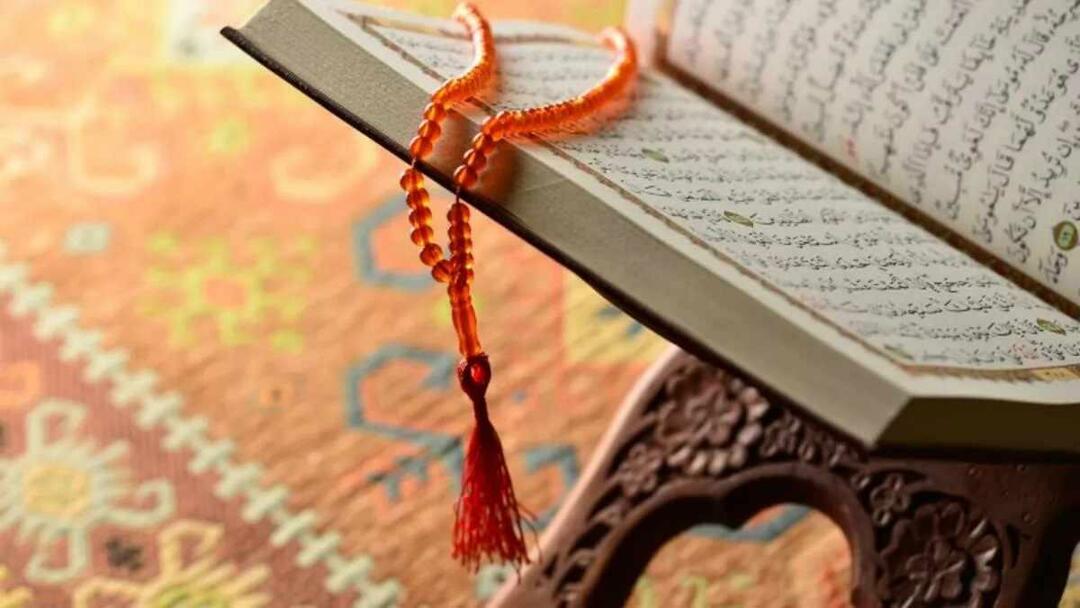 Czy kobiety w okresie menstruacji i po porodzie mogą dotykać Koranu?