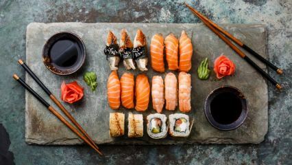 Jak jeść sushi? Jak zrobić sushi w domu? Jakie są sztuczki sushi?