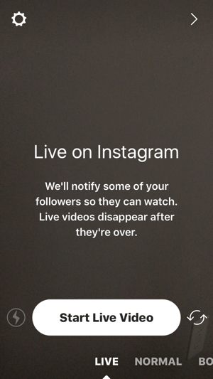 Stuknij ikonę aparatu, a następnie stuknij opcję Rozpocznij wideo na żywo, aby rozpocząć transmisję na żywo na Instagramie.