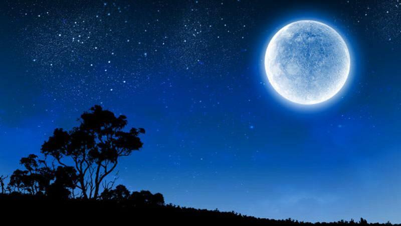 niebieski księżyc w pełni nadejdzie w październiku