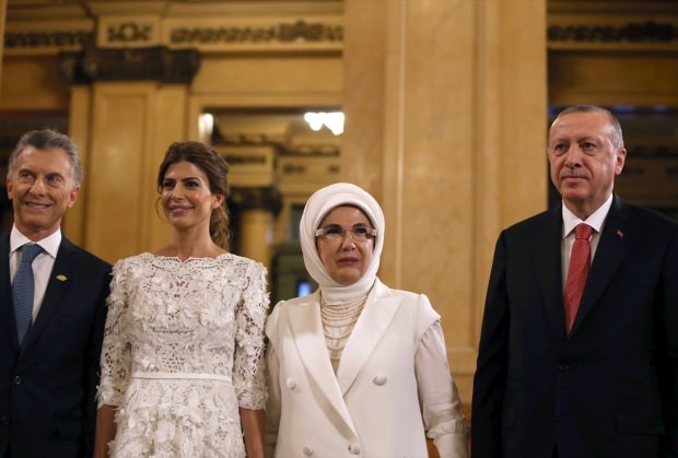 Pierwsza dama Erdoğan powitała na szczycie G20 w Argentynie