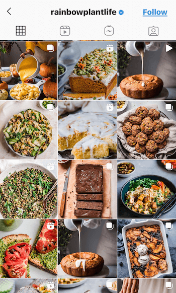 przykładowy zrzut ekranu z kanału Instagram @rainbowplantlife przedstawiający ich wegańskie potrawy w głębokich, bogatych tonach