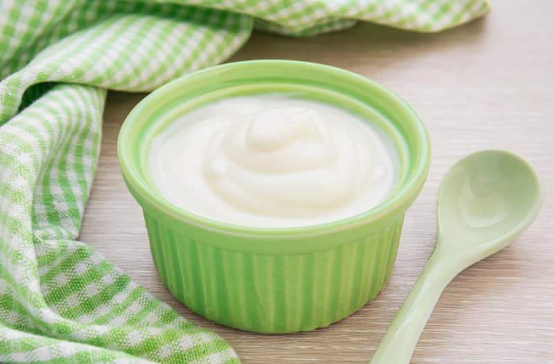 Kiedy podaje się jogurt dzieciom? Jak podać jogurt 6-miesięcznemu dziecku?
